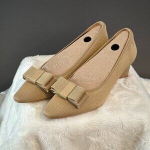 VIVAIA Nude Bow Heels Size 9